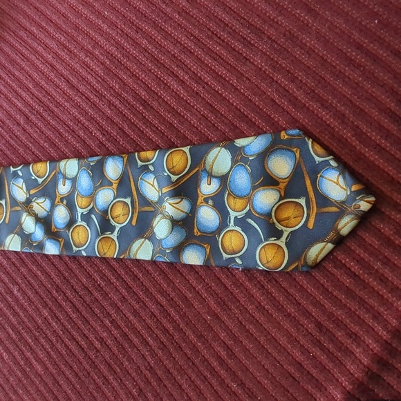 Hugo Boss Silk Tie - Picture 2 of 4